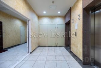 4-комн.кв., 130 м², этаж 4