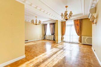 2-комн.кв., 82 м², этаж 9