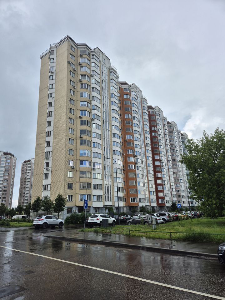 Продажа трехкомнатной квартиры 73.6м² ул. Авиаторов, 5, Москва, ЗАО, р ...