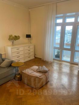 4-комн.кв., 140 м², этаж 4