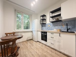 2-комн.кв., 50 м², этаж 4 2-комн.кв., 50 м², этаж 4