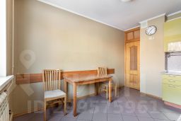 4-комн.кв., 93 м², этаж 2