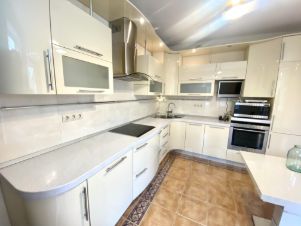 3-комн.кв., 98 м², этаж 3