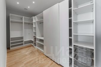 4-комн.кв., 254 м², этаж 4