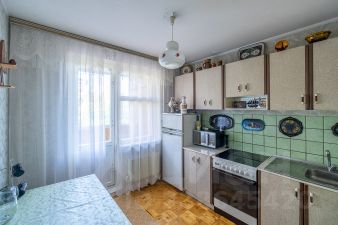 4-комн.кв., 77 м², этаж 3