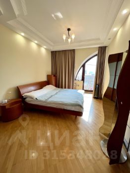 2-комн.кв., 72 м², этаж 10