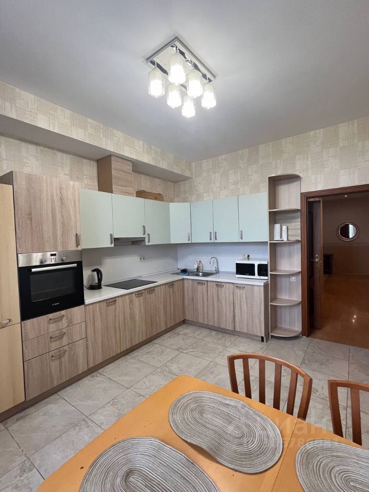 Сдается3-комн.квартира,140м²