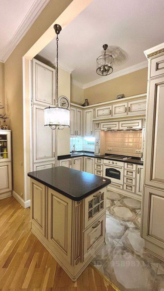 Продаю четырехкомнатную квартиру 128м² ул. Малая Лубянка, 16, Москва ...