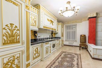 4-комн.кв., 185 м², этаж 4