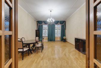 5-комн.кв., 165 м², этаж 2