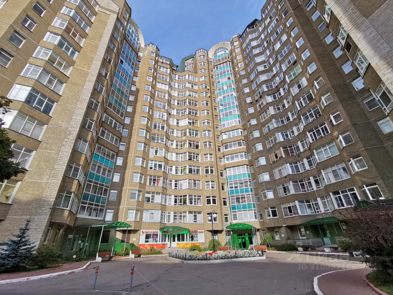 Продается3-комн.квартира,135,3м²