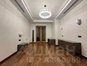 4-комн.кв., 153 м², этаж 4