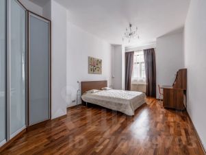 5-комн.кв., 223 м², этаж 5