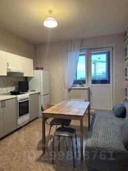 2-комн.кв., 72 м², этаж 17