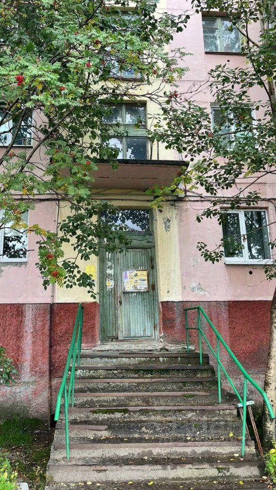 Комната 2-комн. 44 м² в пгт Никель — фото 2