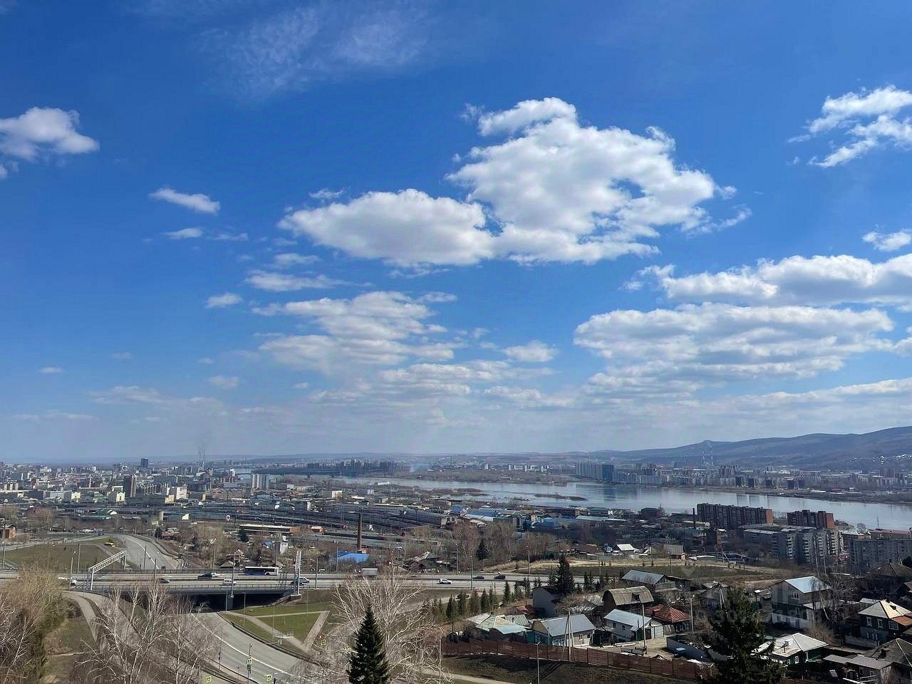 Купить квартиру на улице Чкалова в микрорайоне Николаевка в городе  Красноярск, продажа квартир во вторичке и первичке на Циан. Найдено 2  объявления