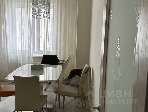 2-комн., 84 м², 11/22 этаж