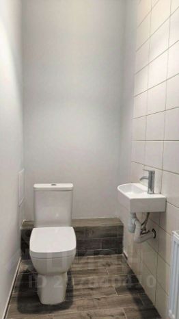 2-комн.кв., 61 м², этаж 2