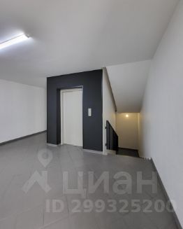 3-комн.кв., 81 м², этаж 3