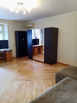 2-комн.кв., 82 м², этаж 8