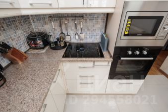 2-комн.кв., 70 м², этаж 18