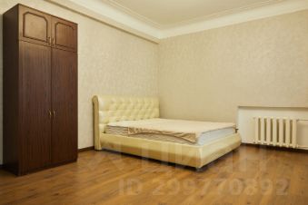 2-комн.кв., 68 м², этаж 1