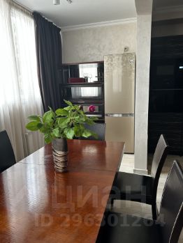 3-комн.кв., 100 м², этаж 1