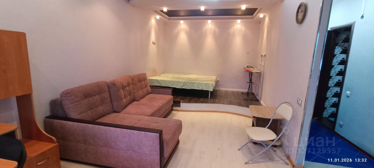 1-к кв. Ямало-Ненецкий АО, Новый Уренгой ул. 26-го съезда КПСС, 8 (38.0 м²)