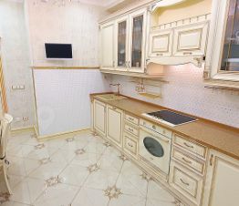 2-комн.кв., 100 м², этаж 13