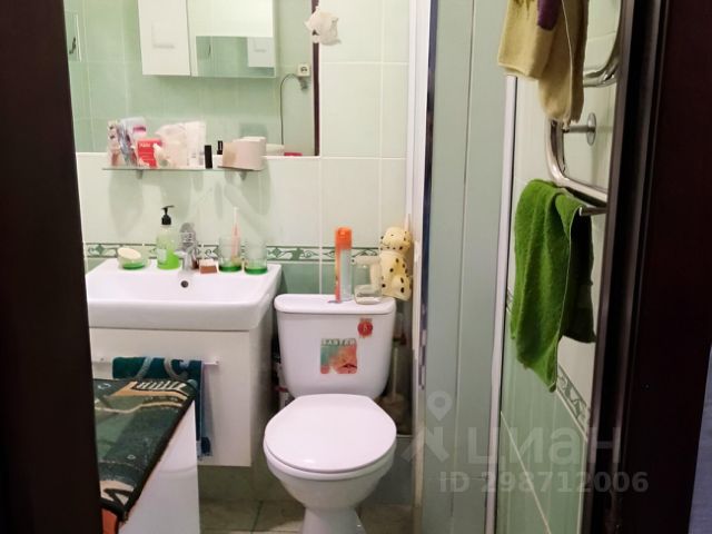 В школьном туалете в Омске установили видеокамеру