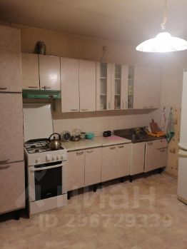 4-комн.кв., 93 м², этаж 4