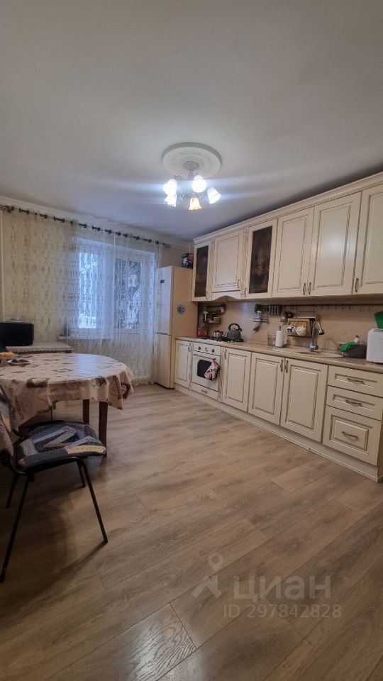 Продаю двухкомнатную квартиру 59м² ул. Советская, 8, Ленинградская ...