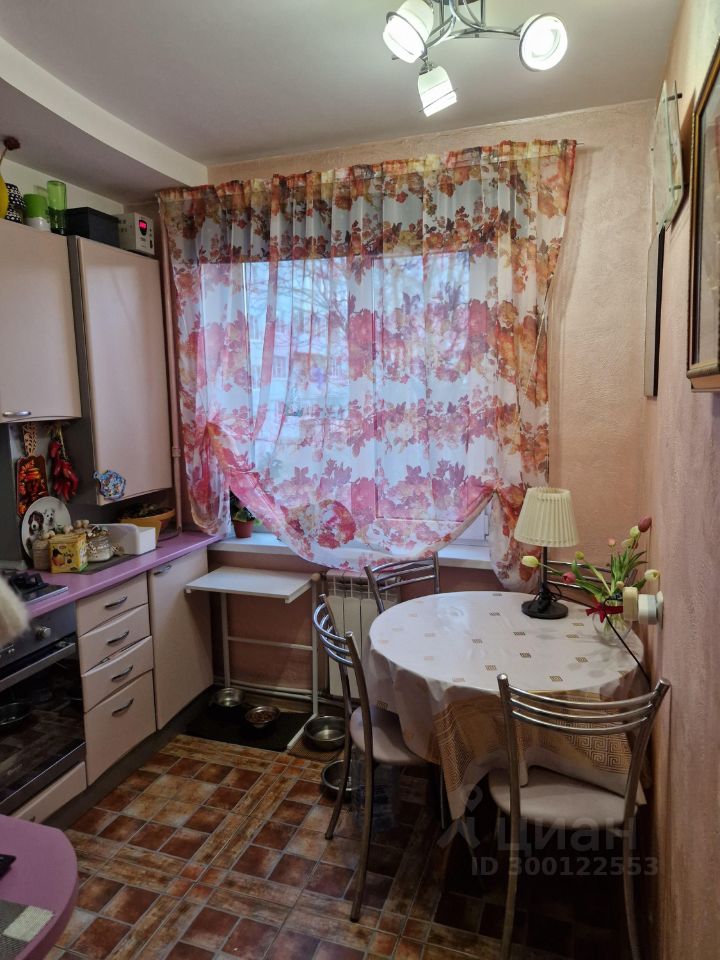 2-к кв. Псковская область, Печоры Индустриальная ул., 3 (42.5 м²)