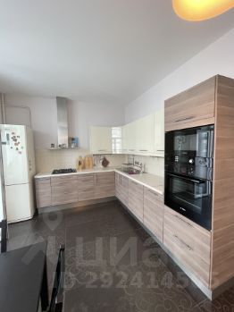 3-комн.кв., 106 м², этаж 3