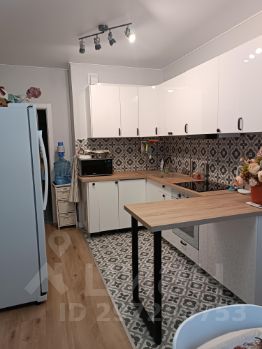 2-комн.кв., 77 м², этаж 4