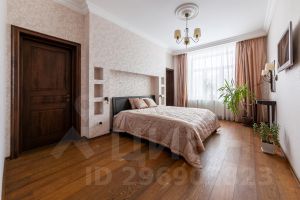 5-комн.кв., 174 м², этаж 2