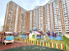 3-комн.кв., 81 м², этаж 2