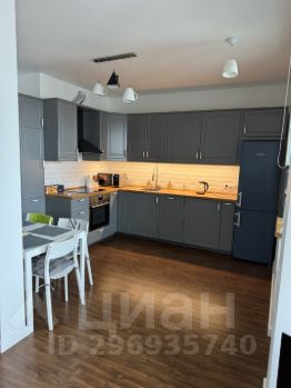 3-комн.кв., 80 м², этаж 25