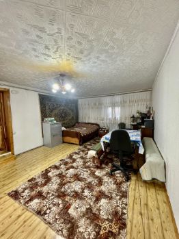 4-комн.кв., 100 м², этаж 1