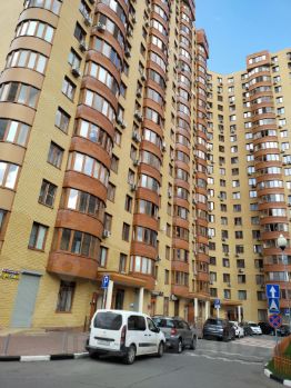 2-комн.кв., 77 м², этаж 3