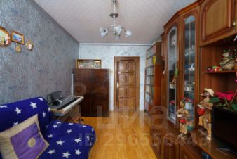 4-комн.кв., 90 м², этаж 3