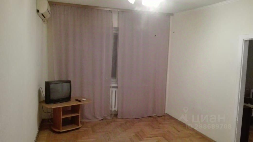 Сдам трехкомнатную квартиру 55м² ул. Закруткина, 52/10, Ростов-на-Дону ...