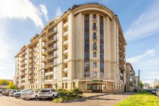 4-комн.кв., 135 м², этаж 3