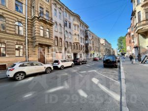 4-комн.кв., 110 м², этаж 3