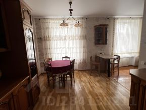 4-комн.кв., 94 м², этаж 4