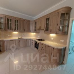 4-комн.кв., 190 м², этаж 3