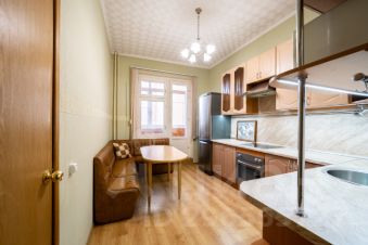 2-комн.кв., 74 м², этаж 3