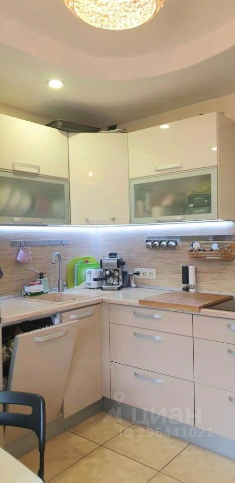 Продаю двухкомнатную квартиру 61.5м² просп. Маршала Жукова, 41, Санкт ...