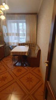 3-комн.кв., 87 м², этаж 4