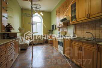 4-комн.кв., 145 м², этаж 3